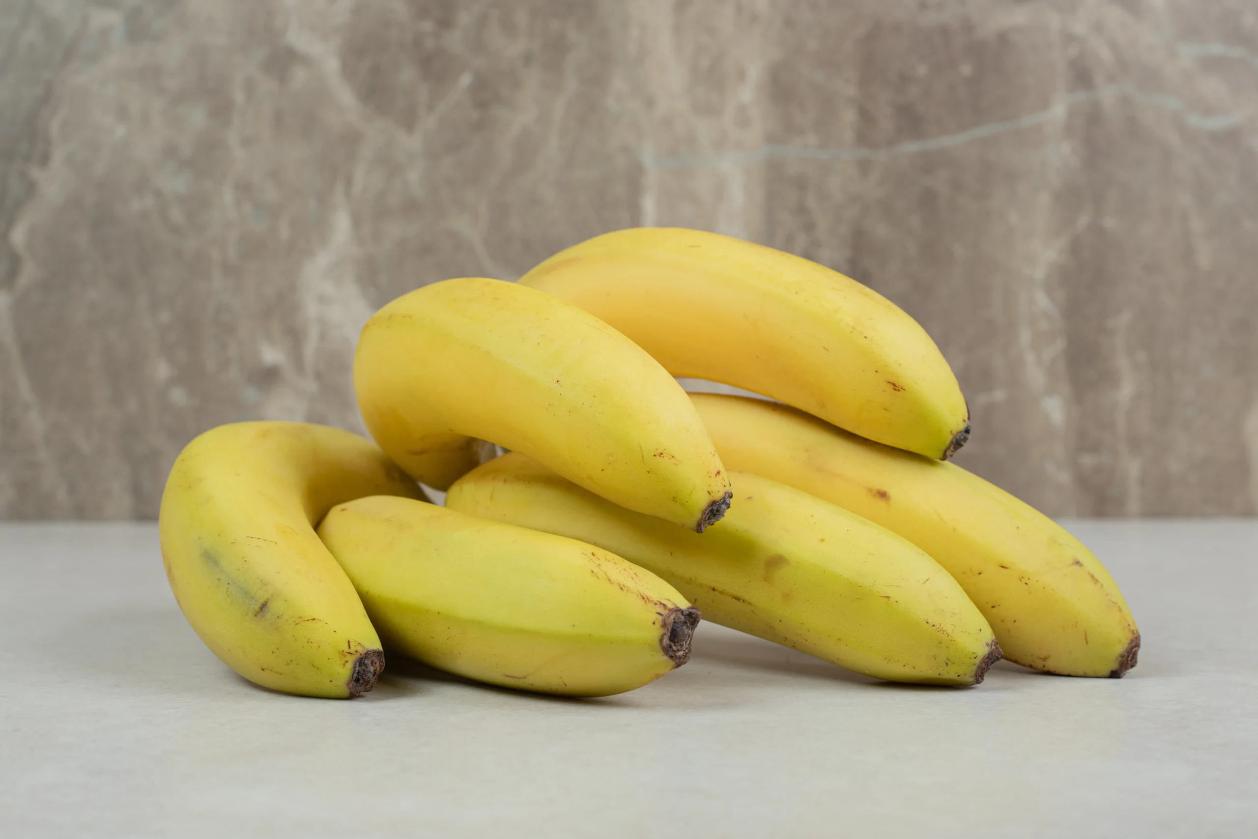 Bananas, ripe and slightly ripe, raw