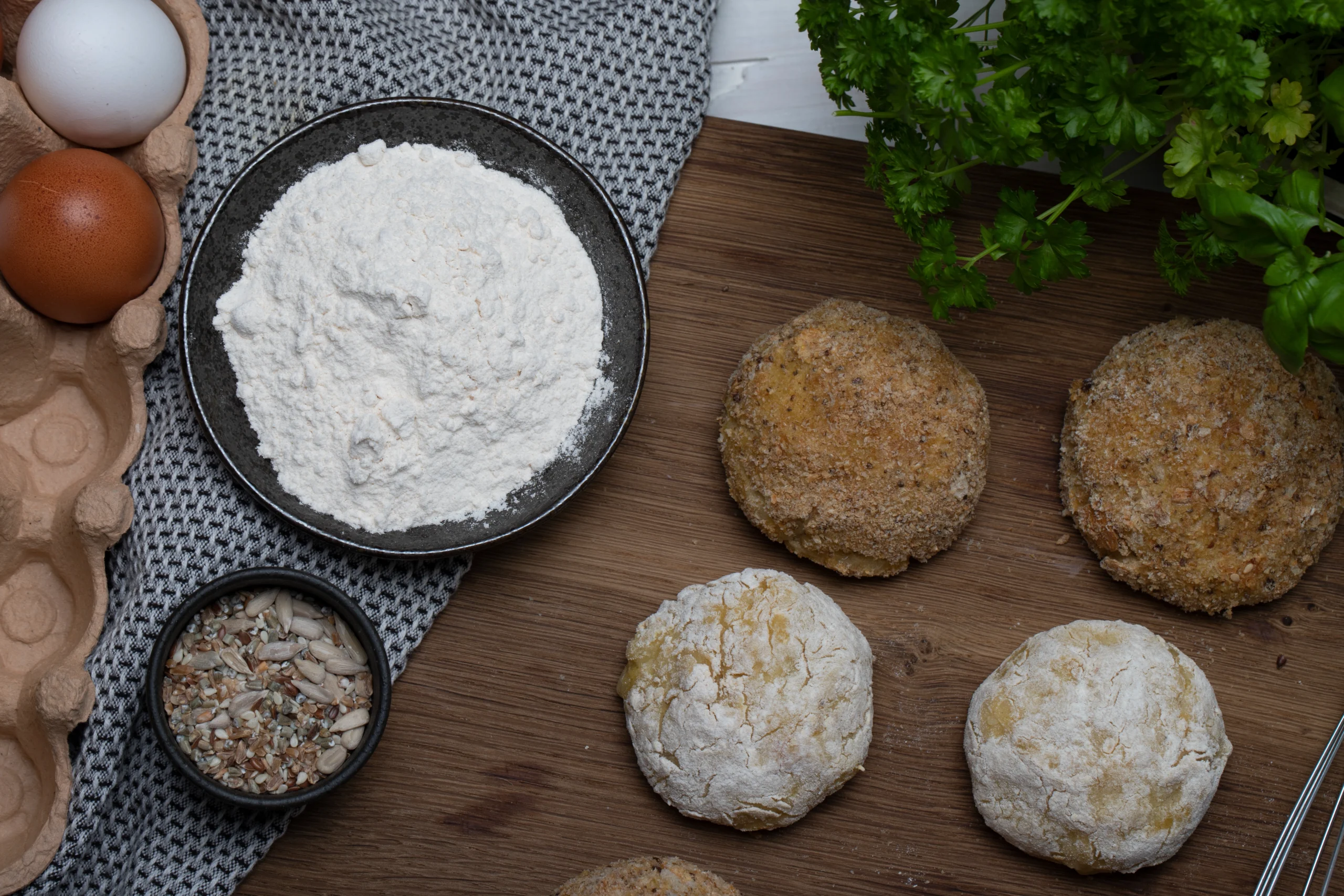 Flour, pastry, unenriched, unbleached