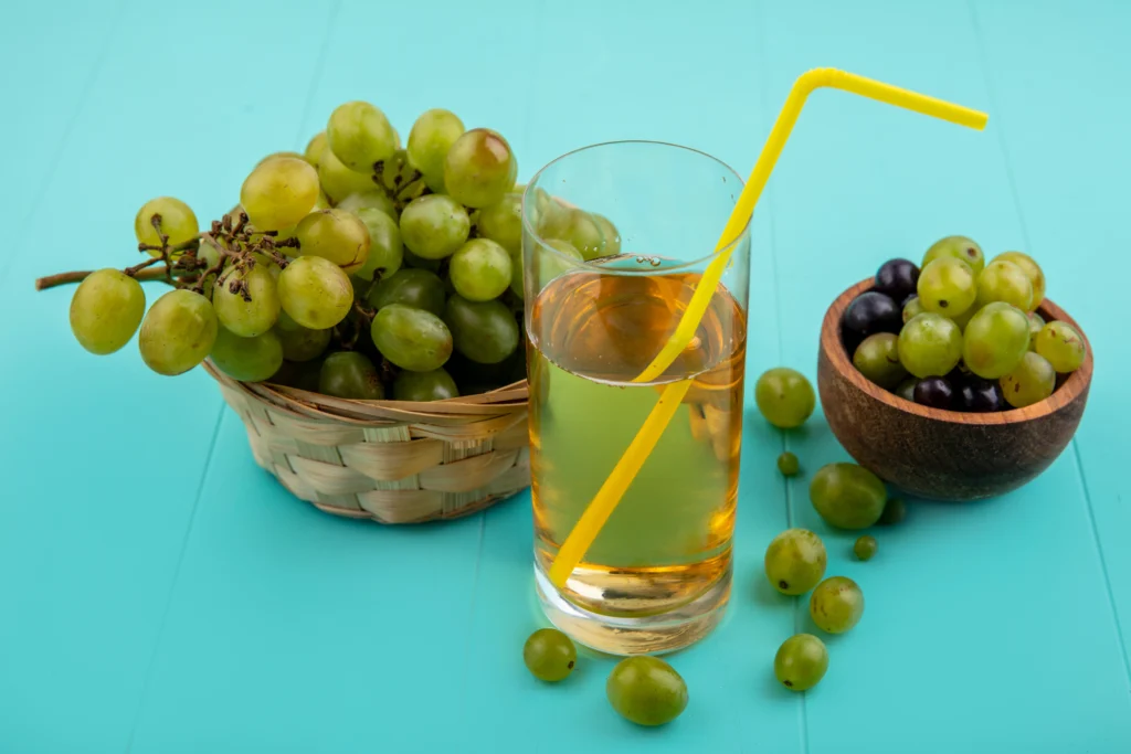 Grape juice, white, with added vitamin C, from concentrate, shelf stable