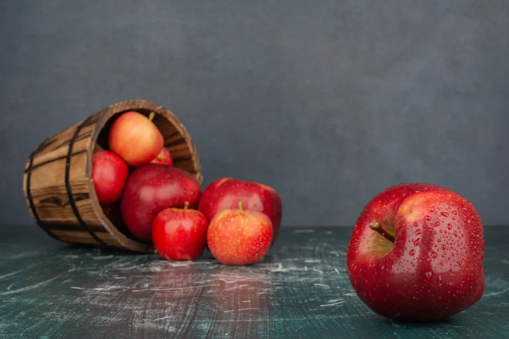 Health Benefits of Phytonutrients in Red Delicious Apples