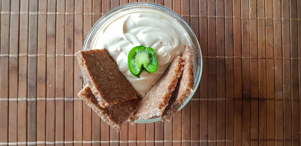 Phytonutrients Cream, sour, full fat