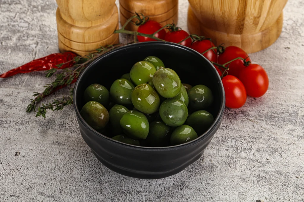 Olives, green, Manzanilla, stuffed with pimiento