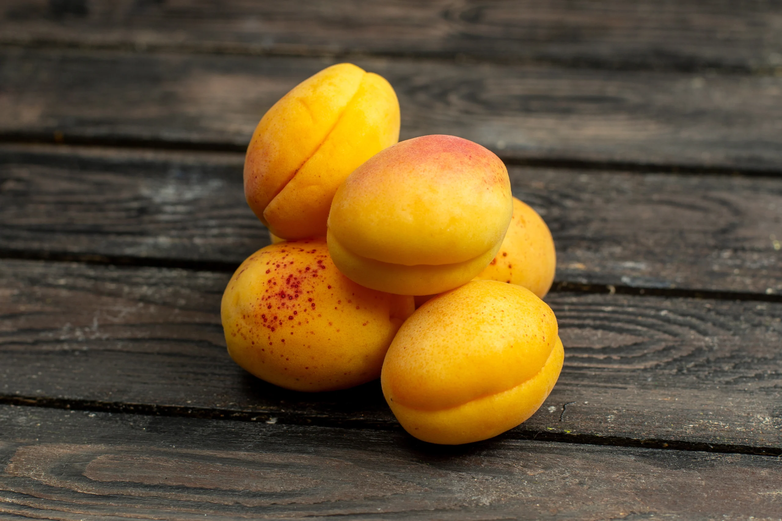 Peaches, yellow, raw