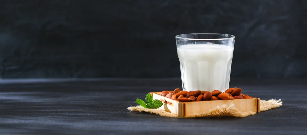 Phytonutrients Almond milk, unsweetened, plain, refrigerated