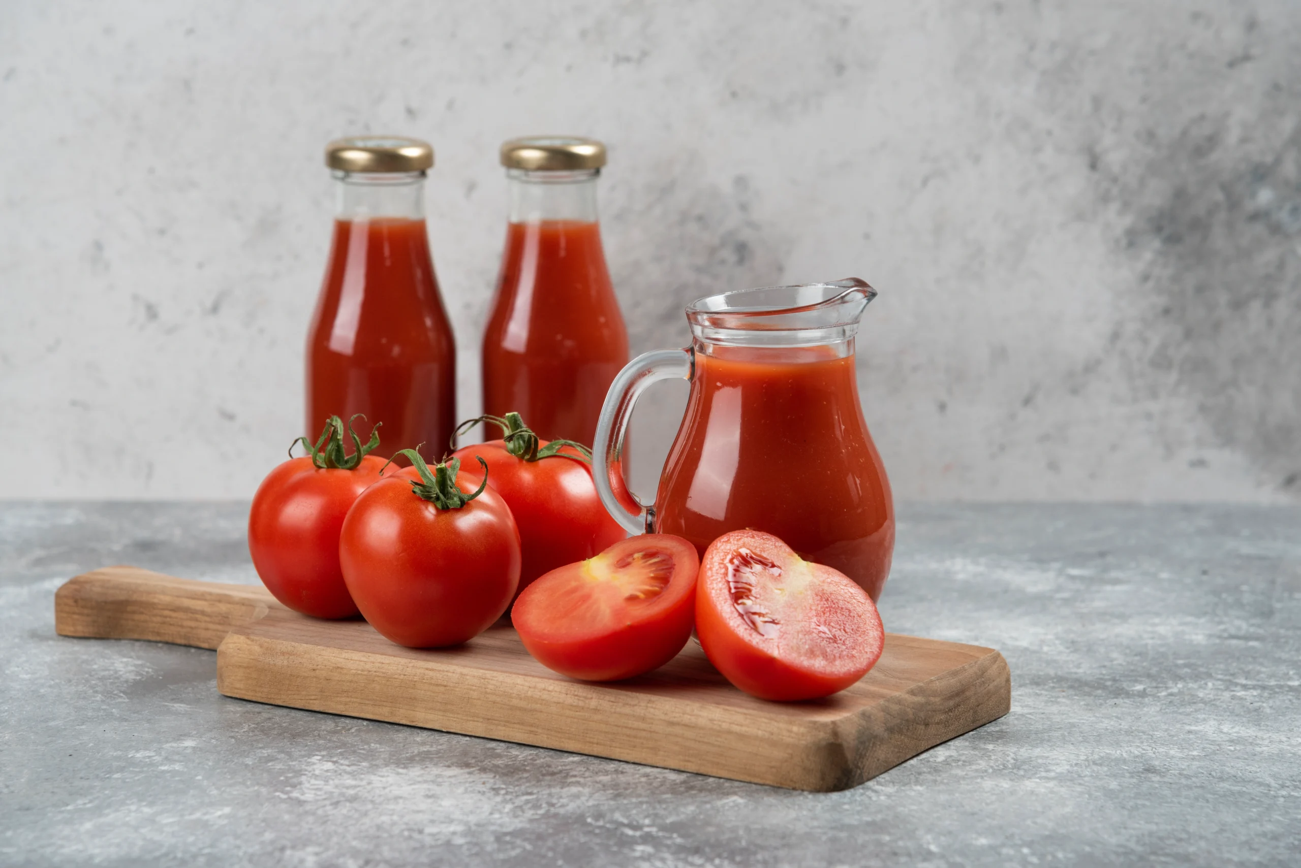 Tomato juice, with added ingredients, from concentrate, shelf stable